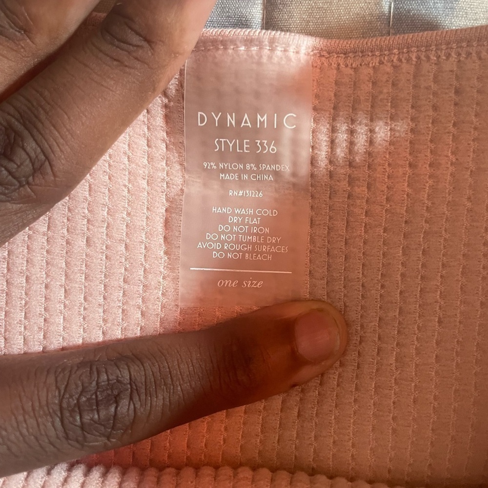 Dynamic Style Ribbed Baby Pink Crop Top. - Picture 3 of 3